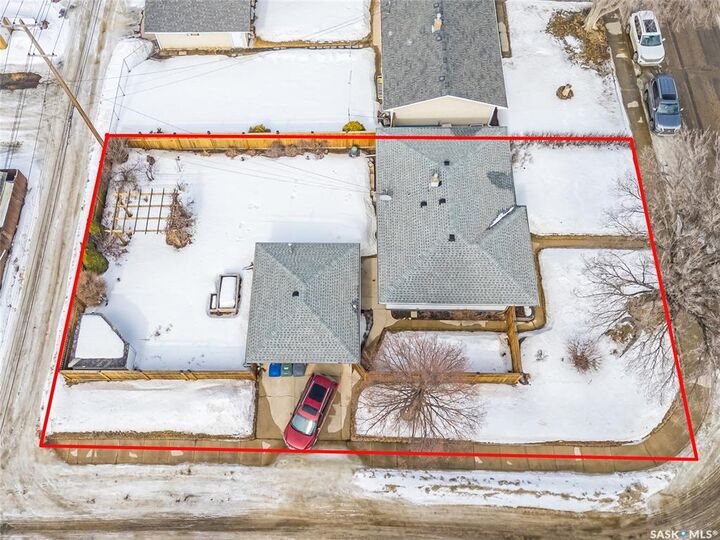 Property Photo:  1410 Argyle Avenue  SK S7H 2W4 