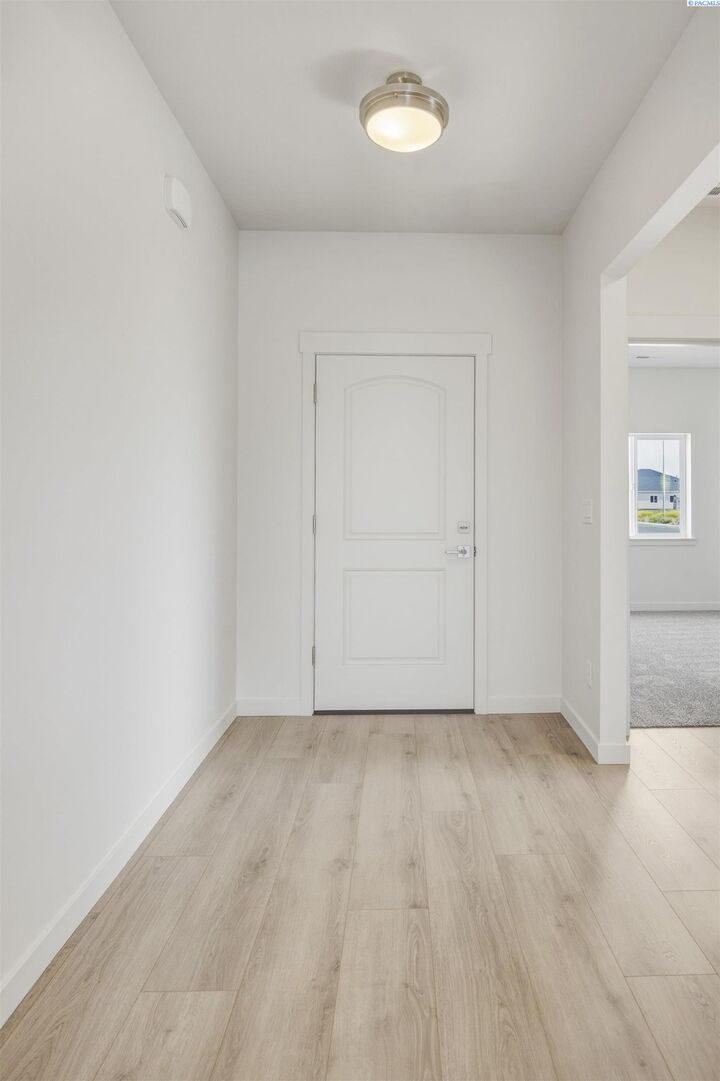 Property Photo:  202 Packer St  WA 99350 
