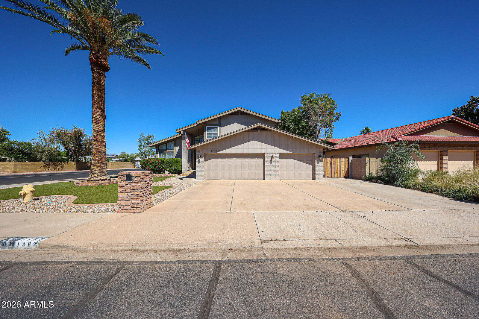 Property Photo: 1462 W Lindner Avenue AZ 85202