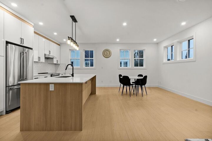 2360 Crescent Way 9 — photo 1