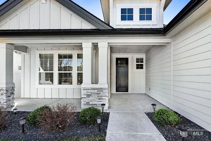 Property Photo:  1457 W Gainsboro St  ID 83634 
