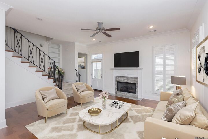 Property Photo: 5118 Cheneau Ln LA 70808