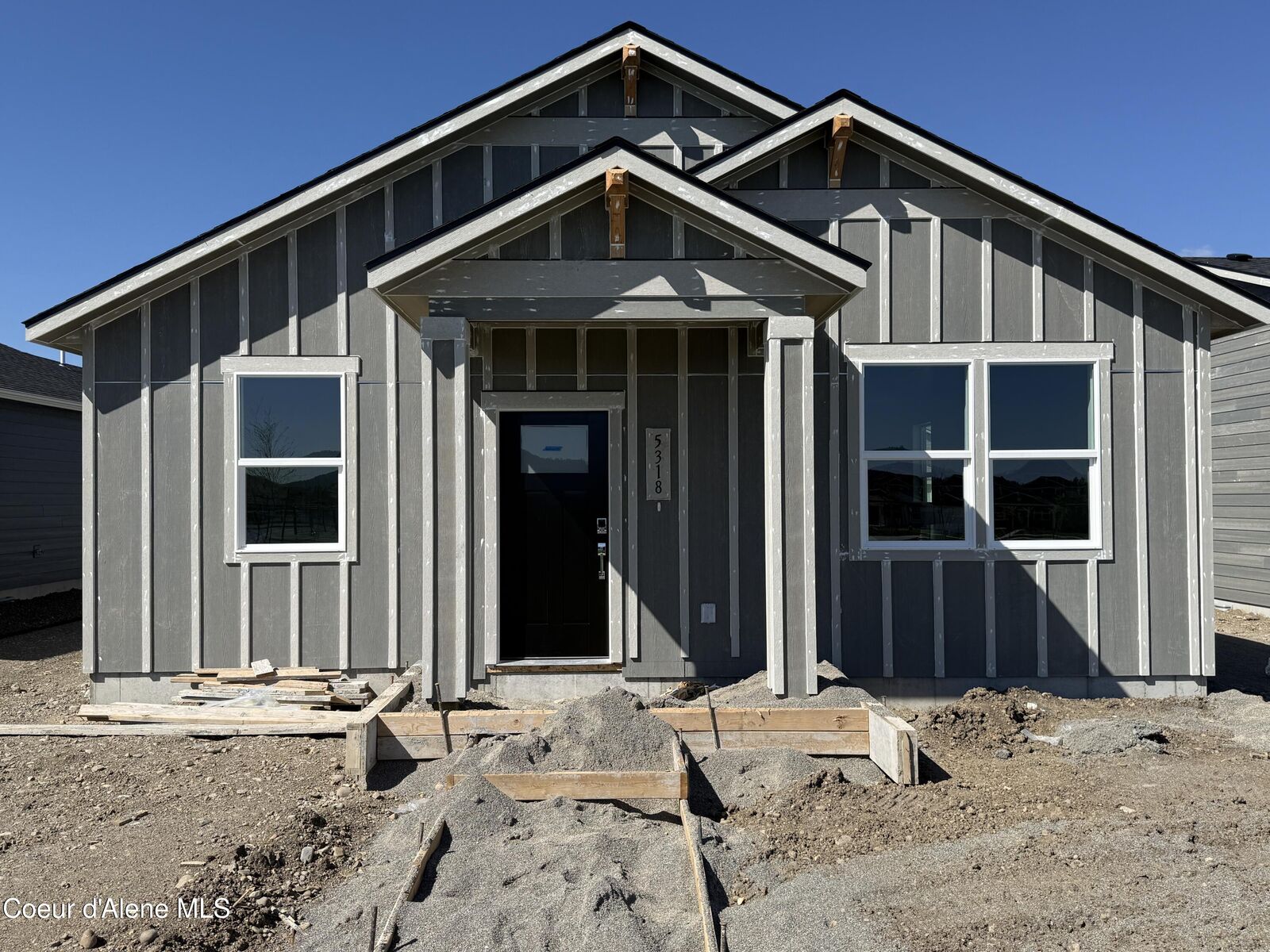 Property Photo:  5318 E Antares Ln  ID 83854 