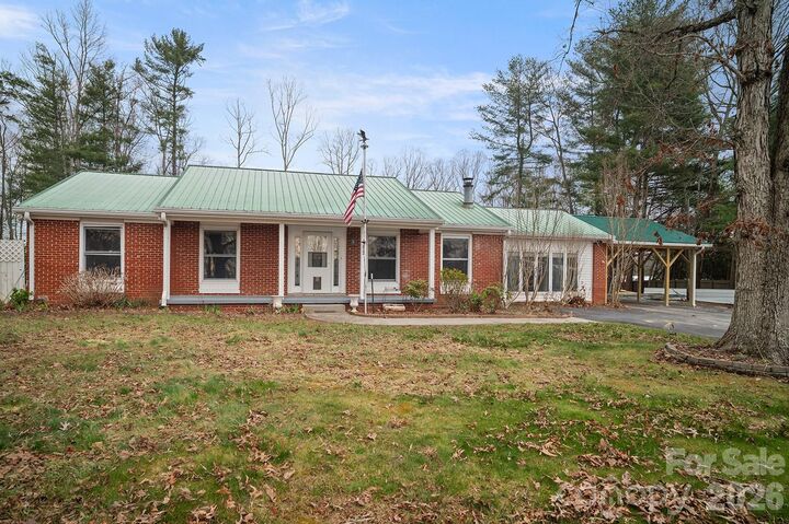 Property Photo:  185 O O King Drive  NC 28731 