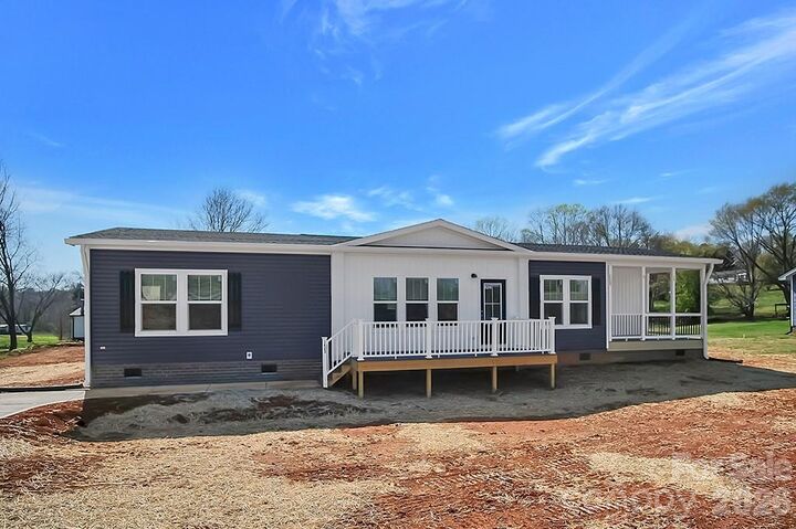 Property Photo:  1423 Chatfield Road  NC 28150 