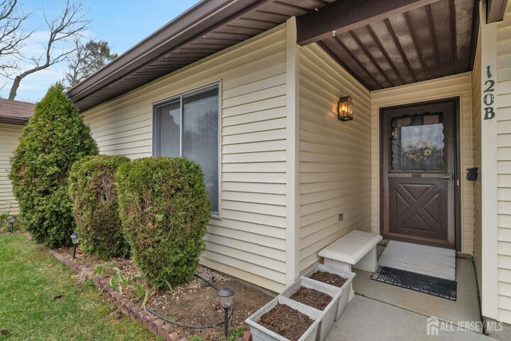 Property Photo: 120 Ironwood Plaza B NJ 08831