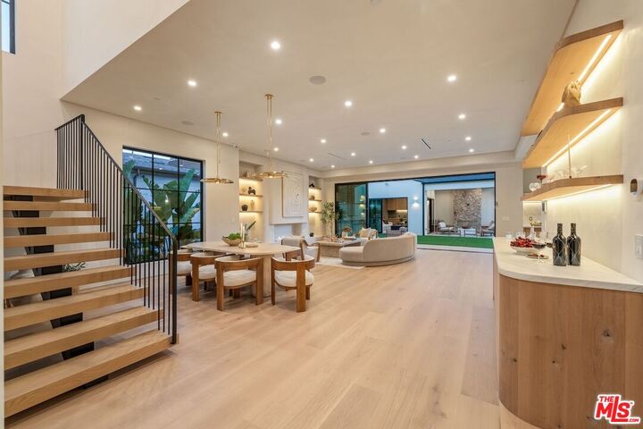 Property Photo:  11746 Blix St  CA 91607 