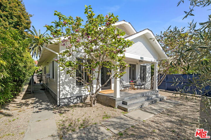 Property Photo:  1510 Electric Ave  CA 90291 