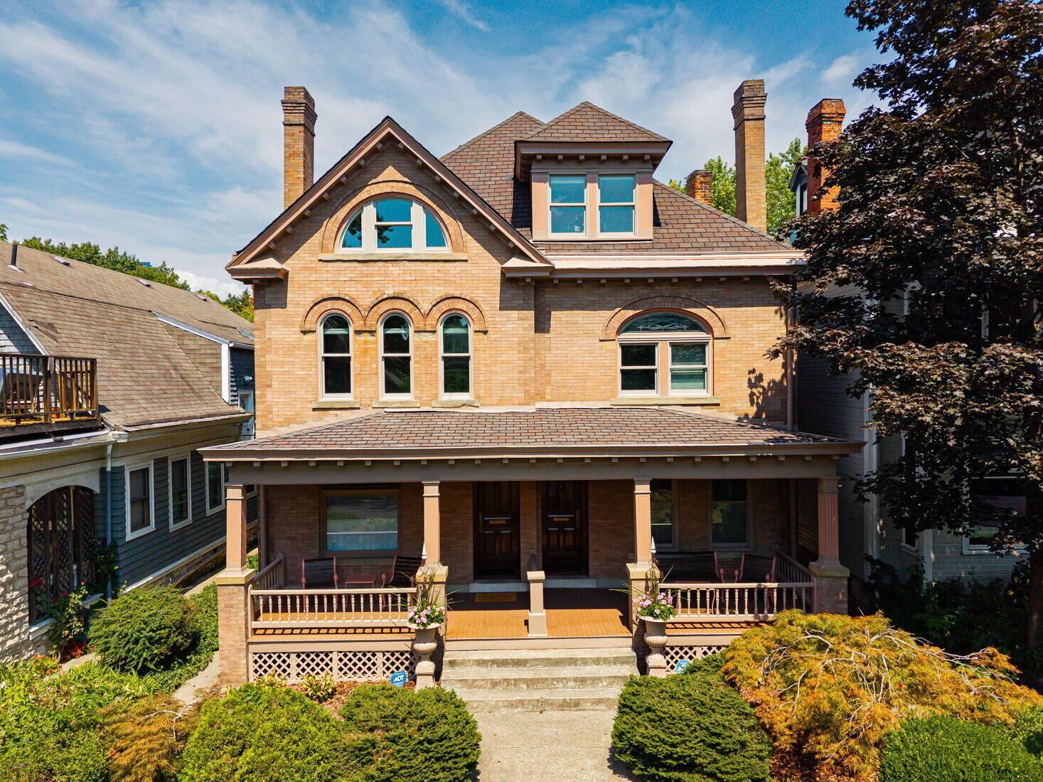 Property Photo: 420 W 6th Avenue OH 43201