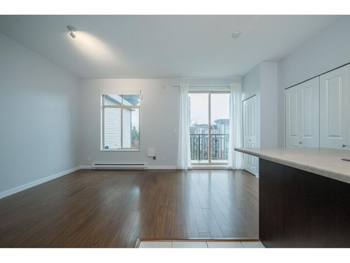 Photo de la propriété: 10455 University Drive 402 BC V3T 0A5