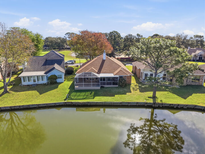 Property Photo:  946 Shalimar Pointe Drive  FL 32579 