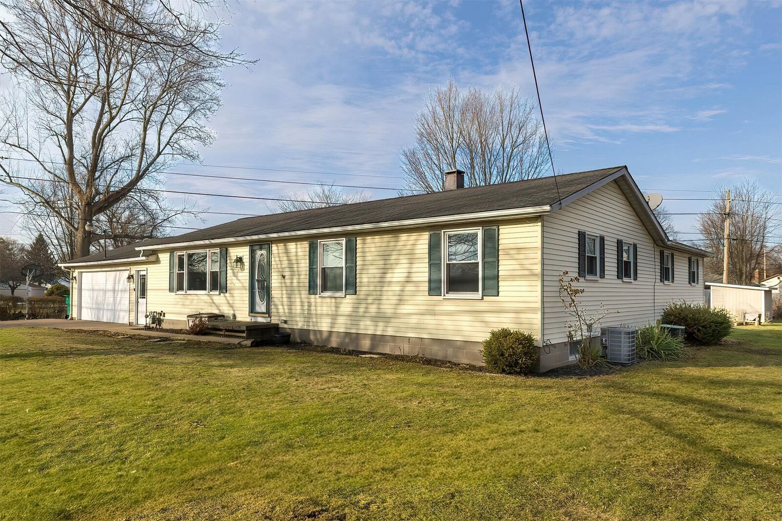 Property Photo:  2701 Maple Avenue  PA 16423 