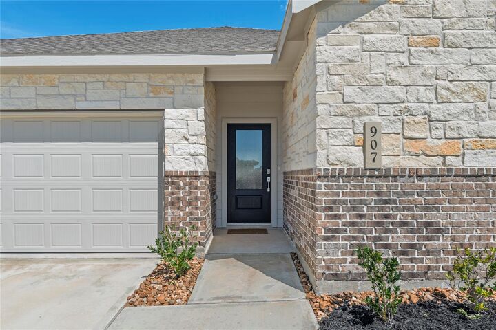 Property Photo:  907 Heaven Drive  TX 77417 