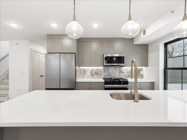 Property Photo:  62 Gardner Ave 3  NJ 07304 