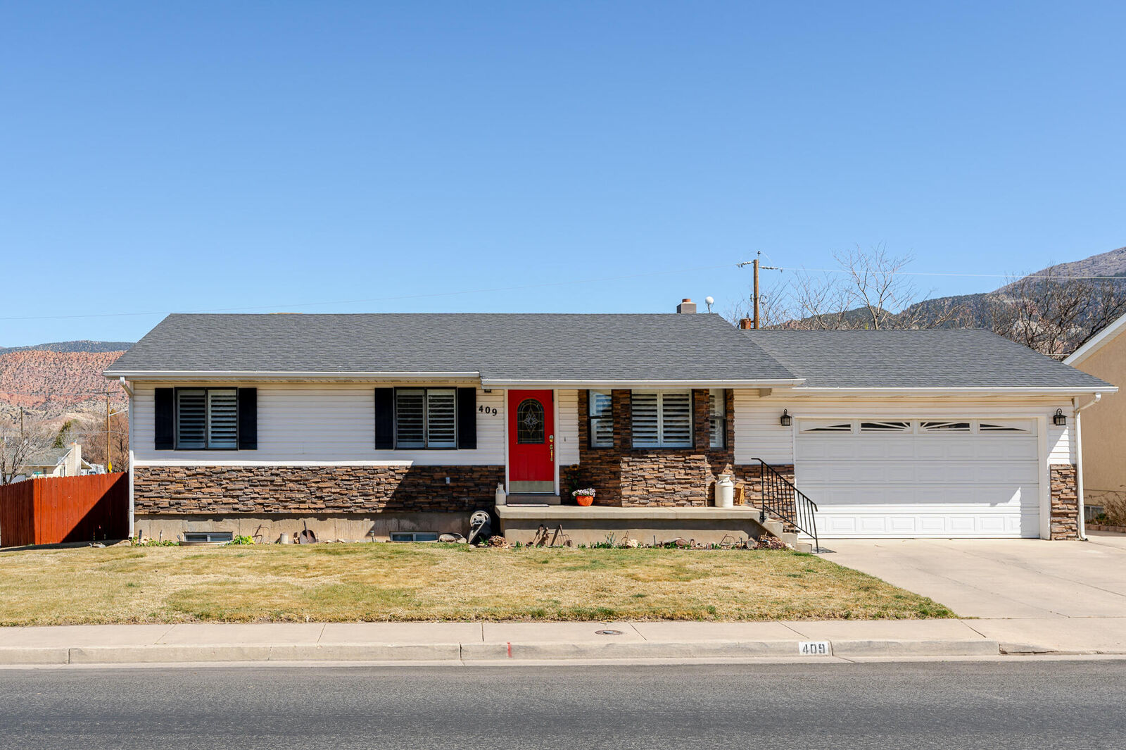 Property Photo: 409 S 1100 W UT 84720