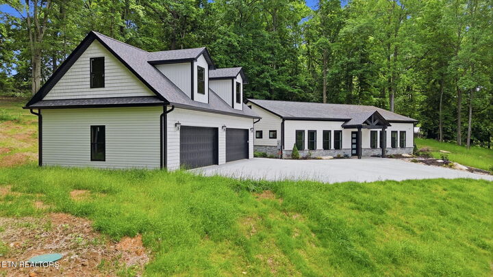 Property Photo: 710 Knight Rd TN 37920