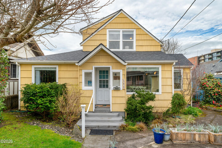 Property Photo:  580 S Columbia Street  OR 97138 