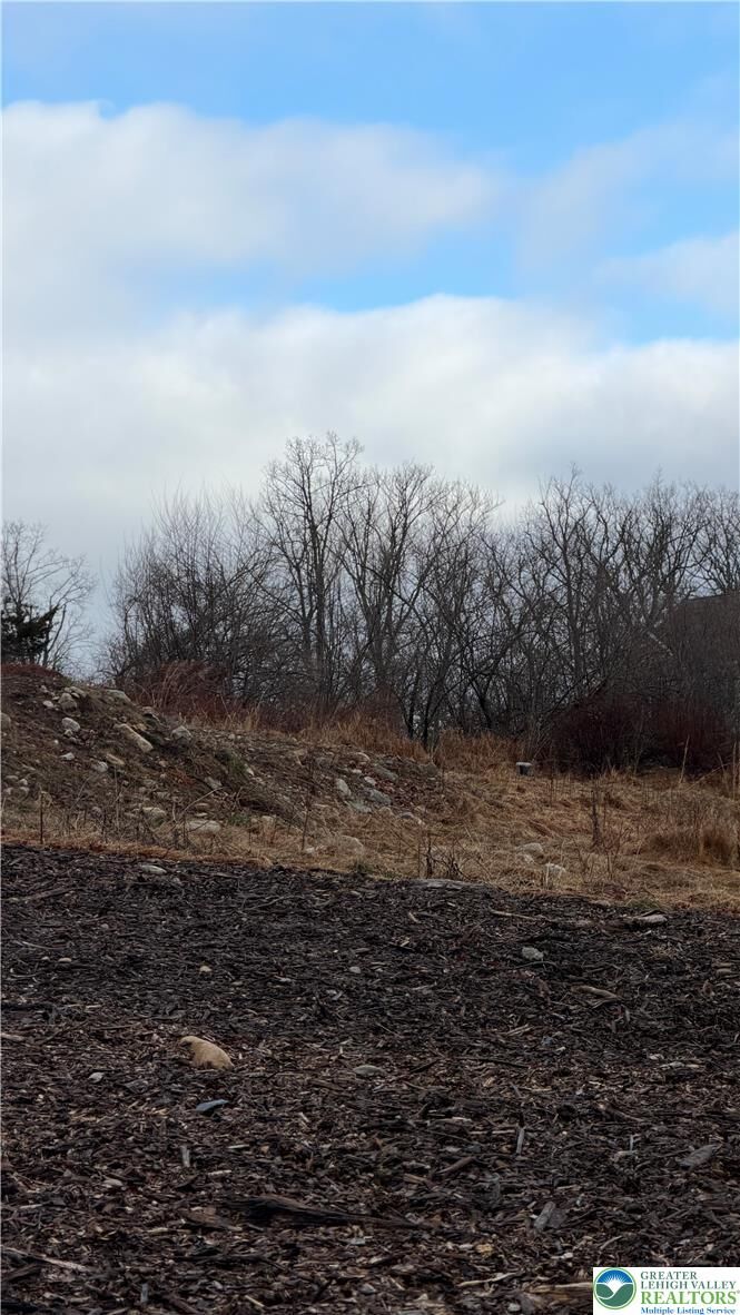 Property Photo:  38 Hampton Drive  PA 18343 