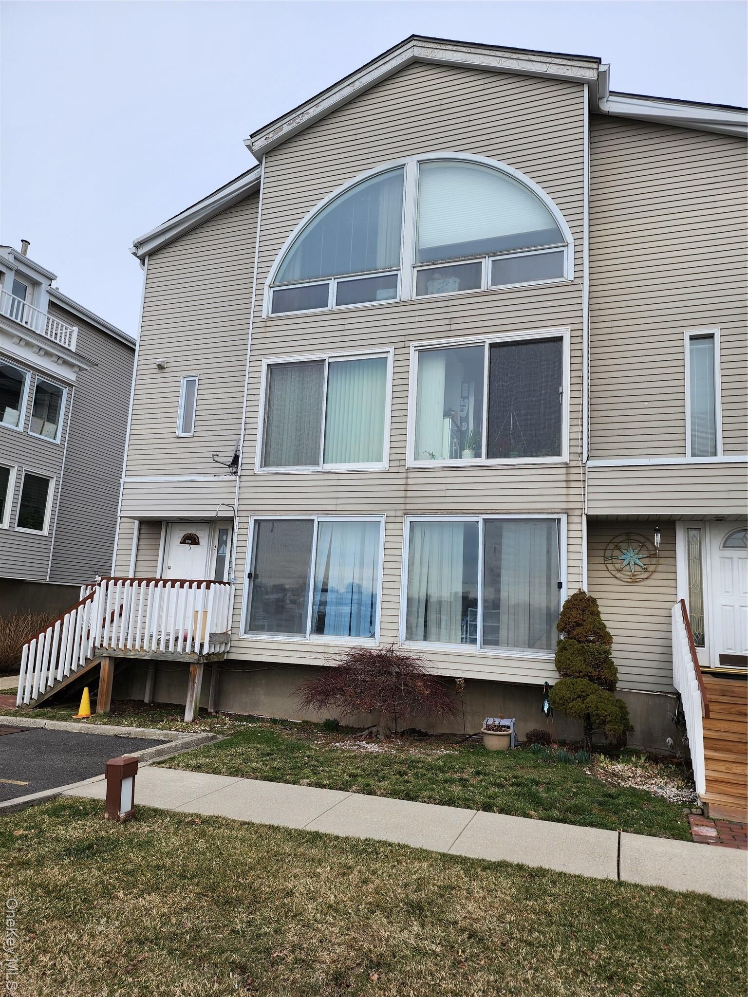 Property Photo: 5 Landing Way 59 NY 10464