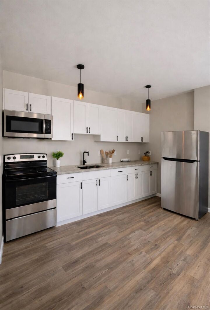 Property Photo: 199 Chambers Street 4 NY 12550