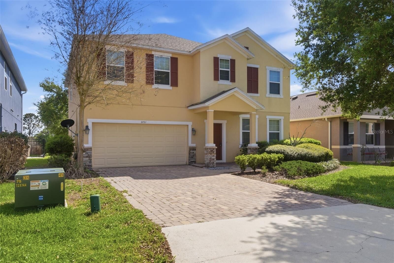 Property Photo:  3721 Maidencain Street  FL 34714 
