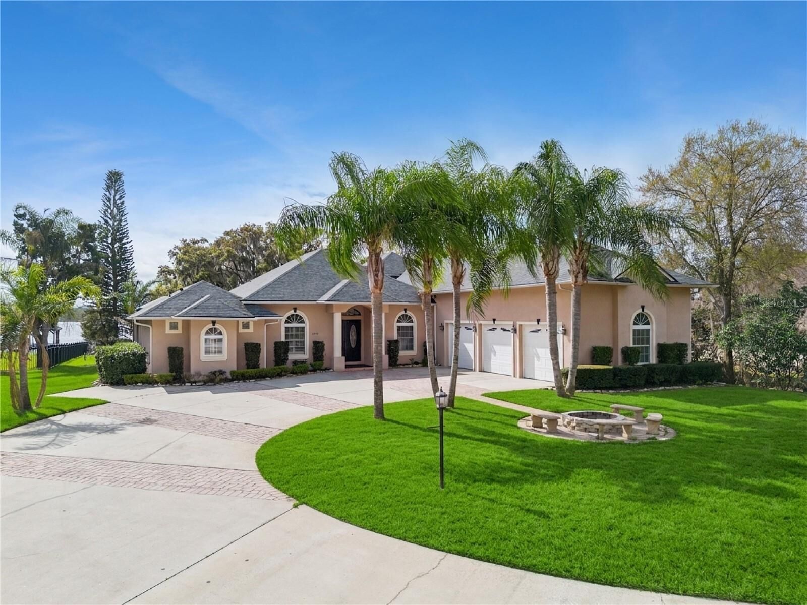 Property Photo: 6358 Oak Shore Drive FL 34771