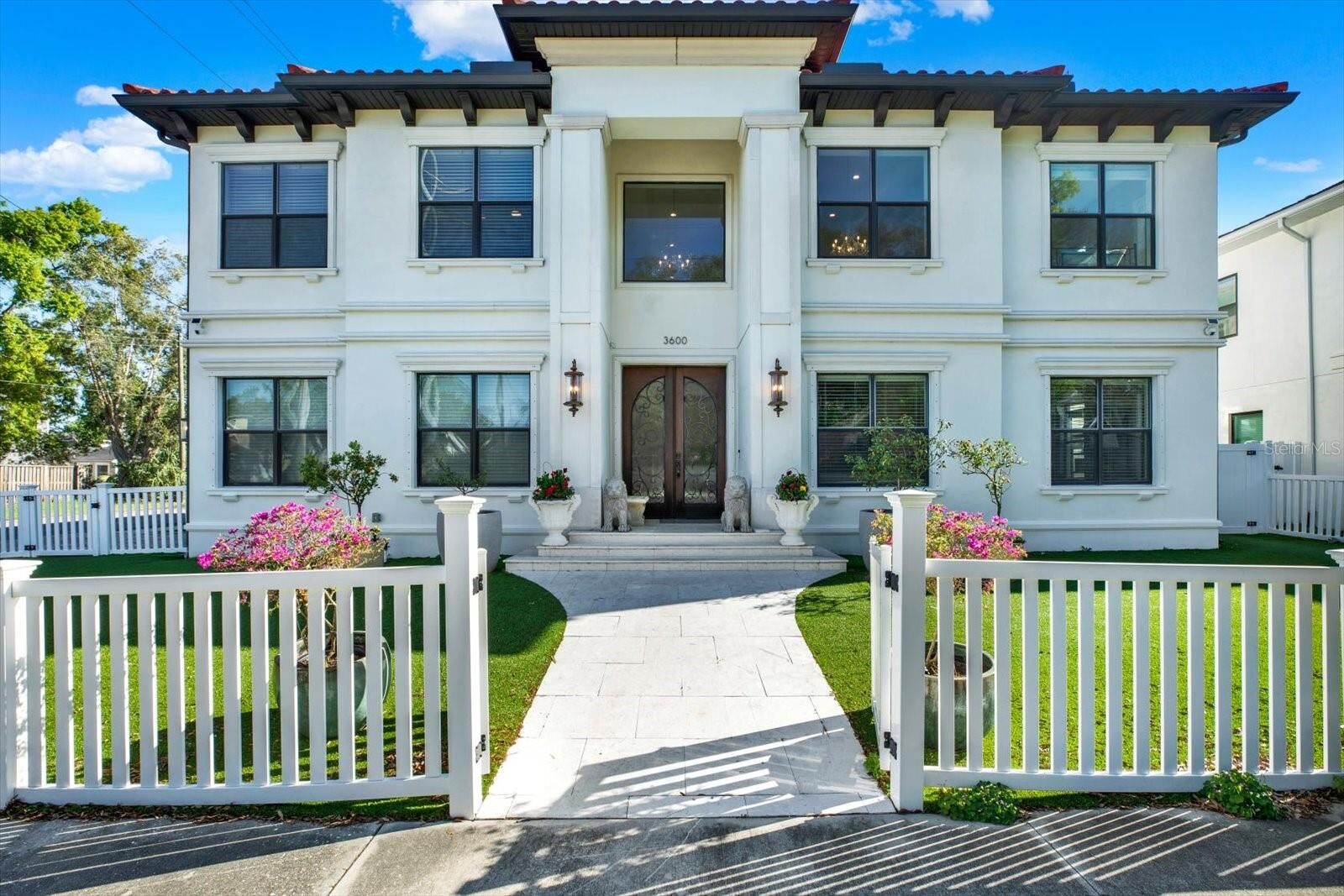 Property Photo: 3600 W San Luis Street FL 33629