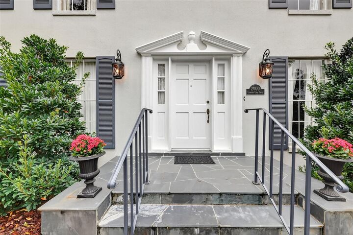 Property Photo:  2000 Country Club Drive  FL 32726 