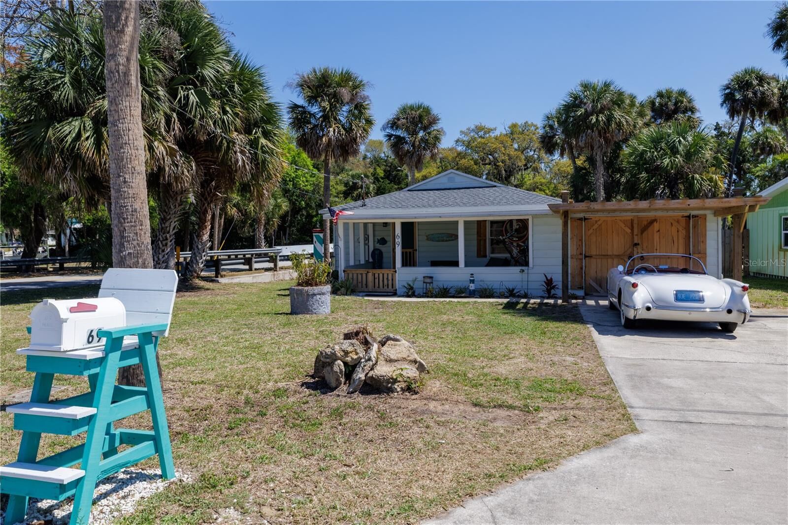Property Photo:  69 E Bayshore Drive  FL 32127 