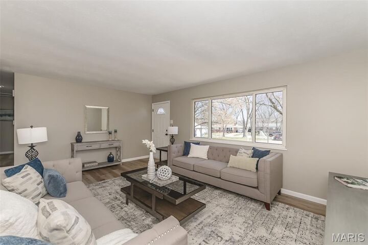 Property Photo:  27 Lennox Terrace  MO 63043 