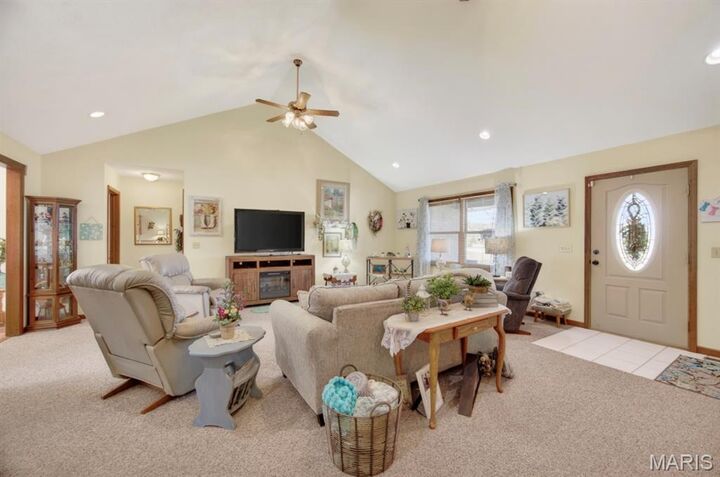 Property Photo:  18511 Oak Tree Lane  MO 65722 