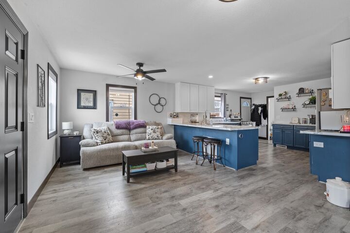 Property Photo:  820 NE 9th Ave  ND 58703 