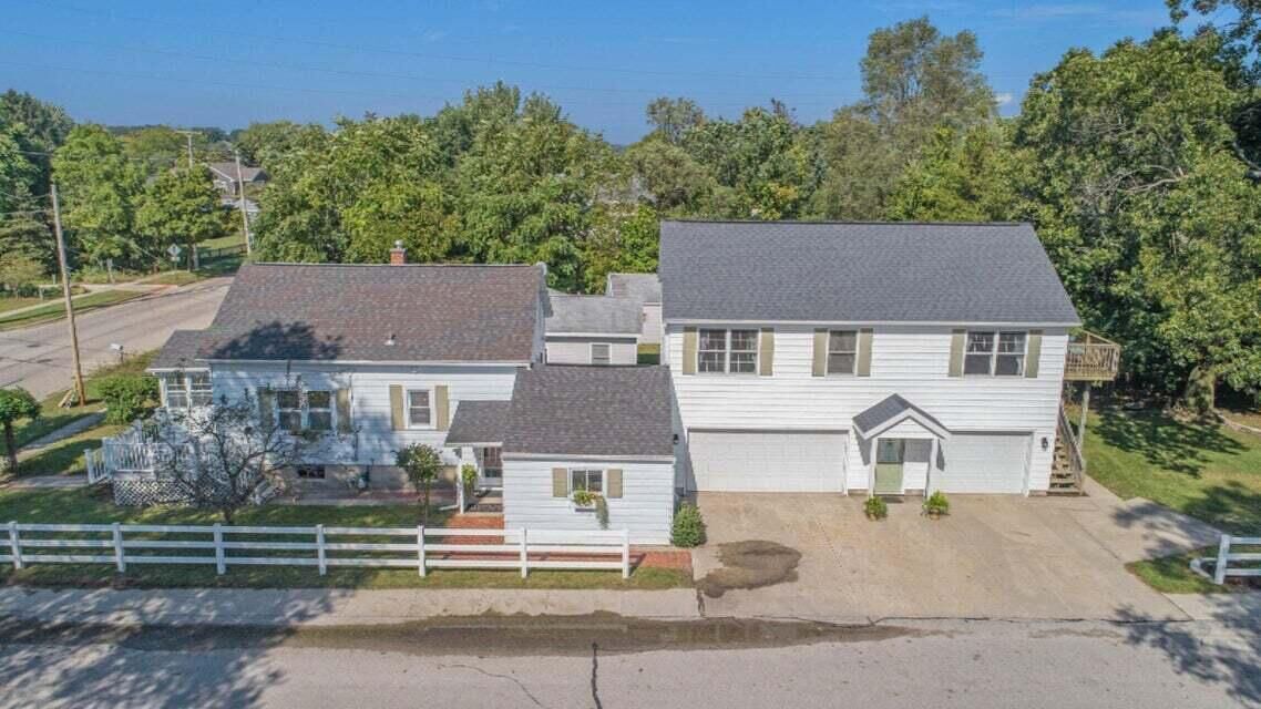 Property Photo:  206 N Lake Avenue  MI 49456 
