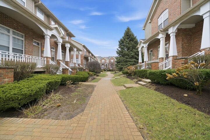 Property Photo:  1160 Longwood Drive  IL 60532 