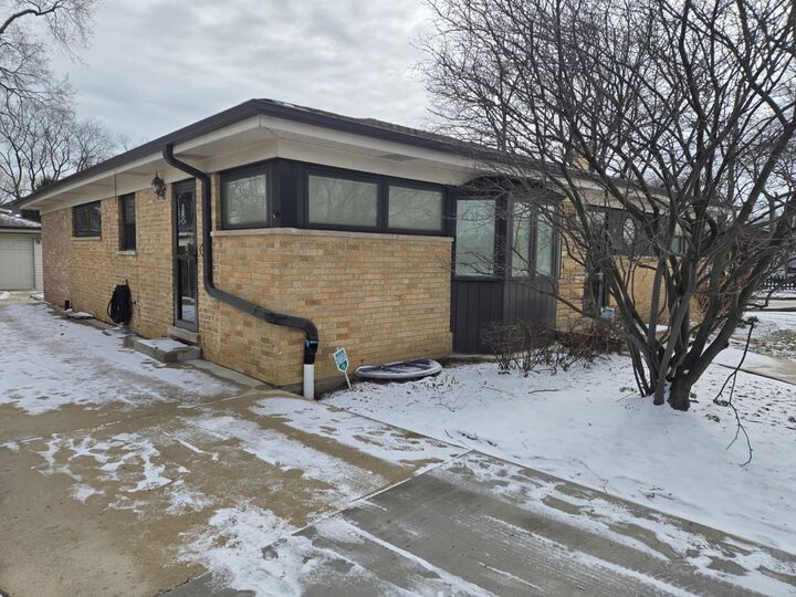 Property Photo: 216 Briar Drive IL 60091