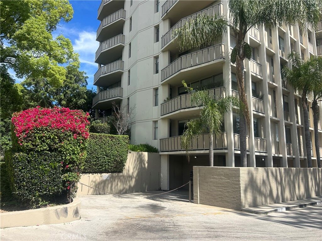 Property Photo:  4455 Los Feliz Blvd 605  CA 90027 