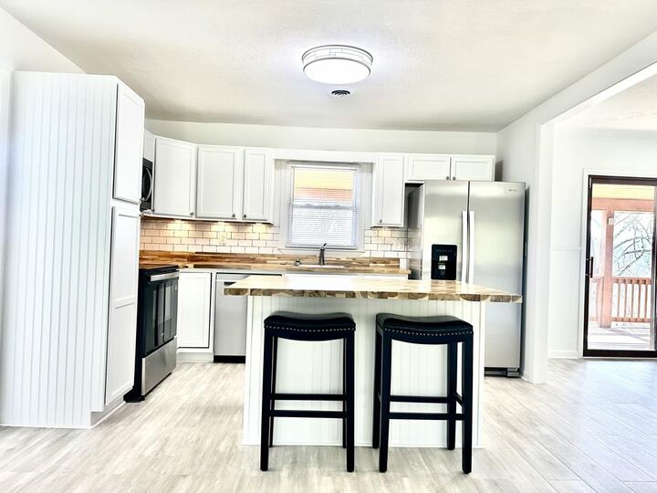 Property Photo: 413 Tanglewood Dr WV 24740