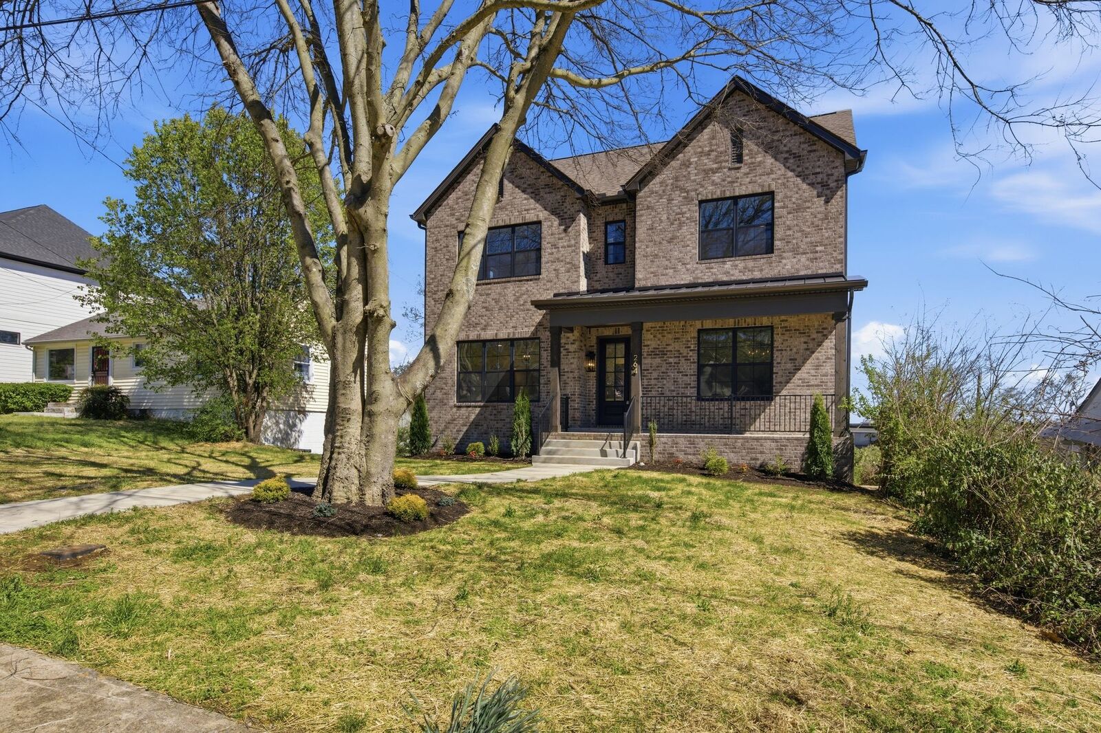 Property Photo: 264 38th Ave N TN 37209