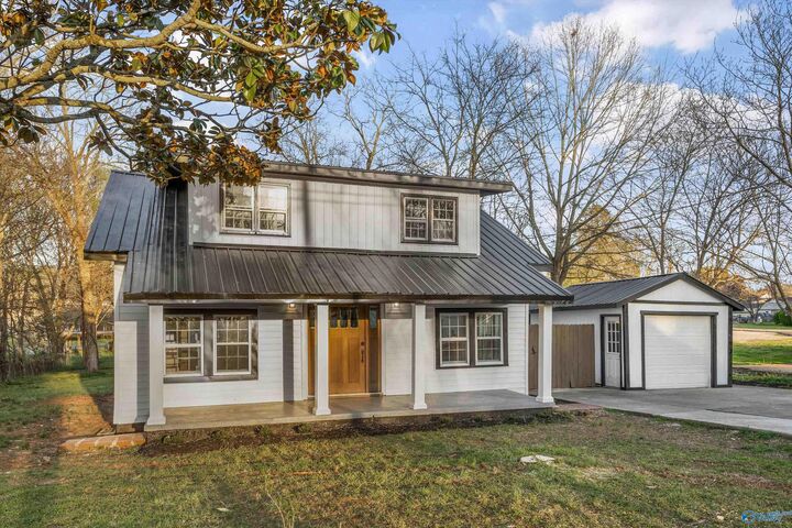 Property Photo:  806 N Beaty Street  AL 35611 