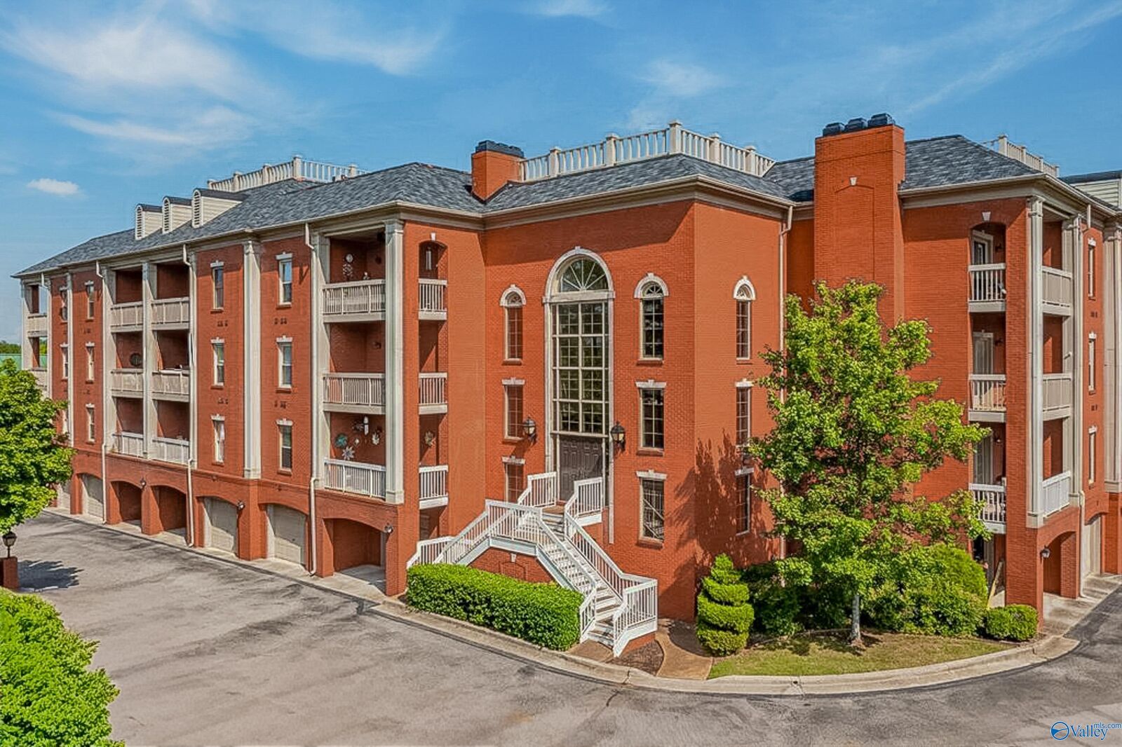 Property Photo:  4770 Whitesburg Drive SE 300  AL 35802 