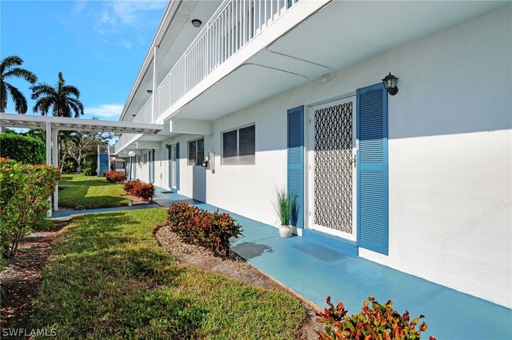 Property Photo: 750 Mooring Lane 105 FL 34102