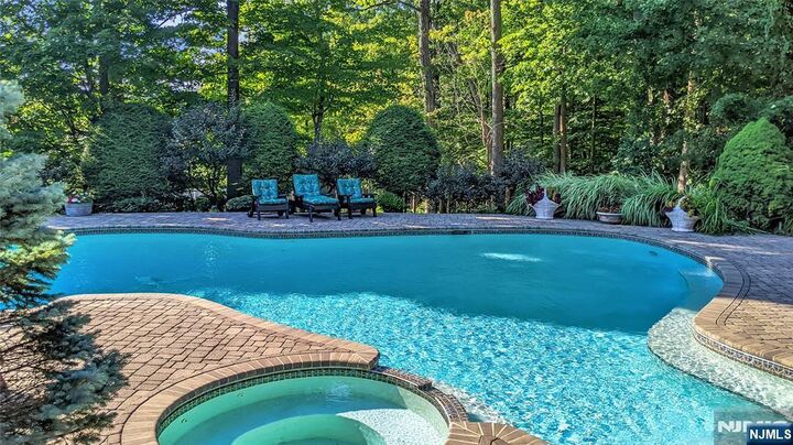 Property Photo:  15 Skytop Drive  NJ 07834 