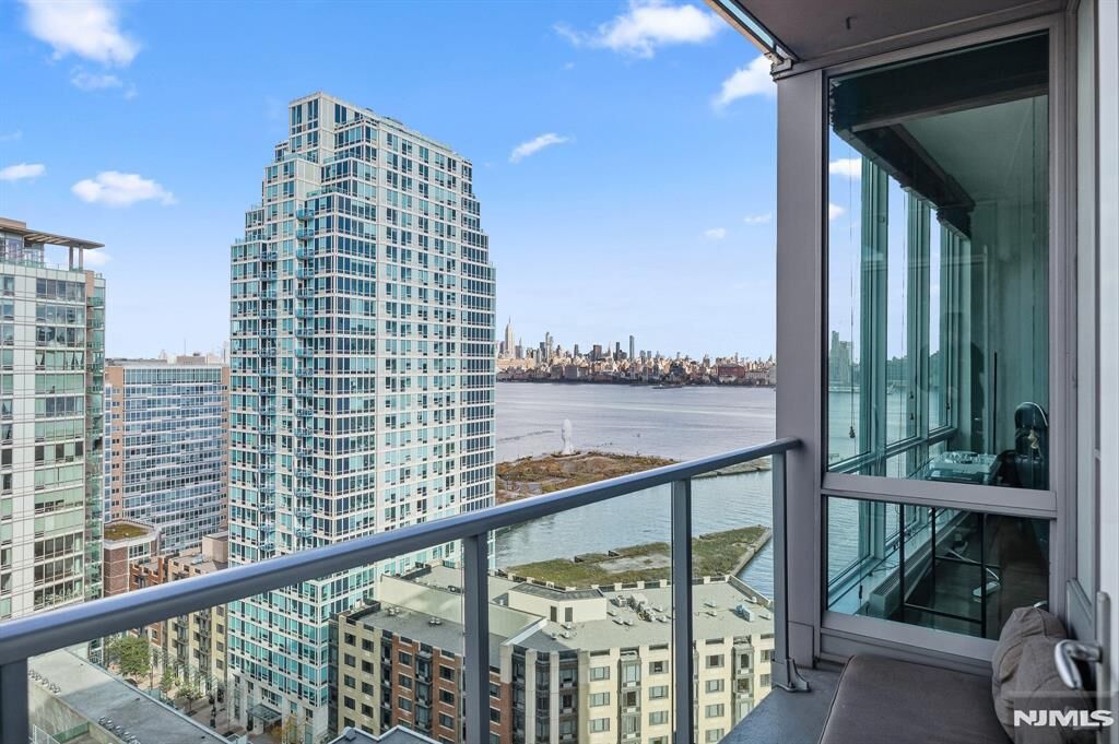 Property Photo:  20 Newport Parkway 2311  NJ 07310 