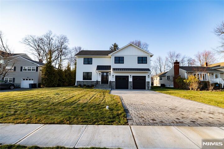 Property Photo:  274 Cornwall Road  NJ 07452 