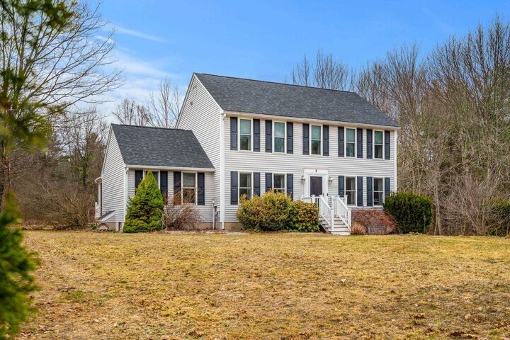 Property Photo:  2 Sara Beth Lane  NH 03053 