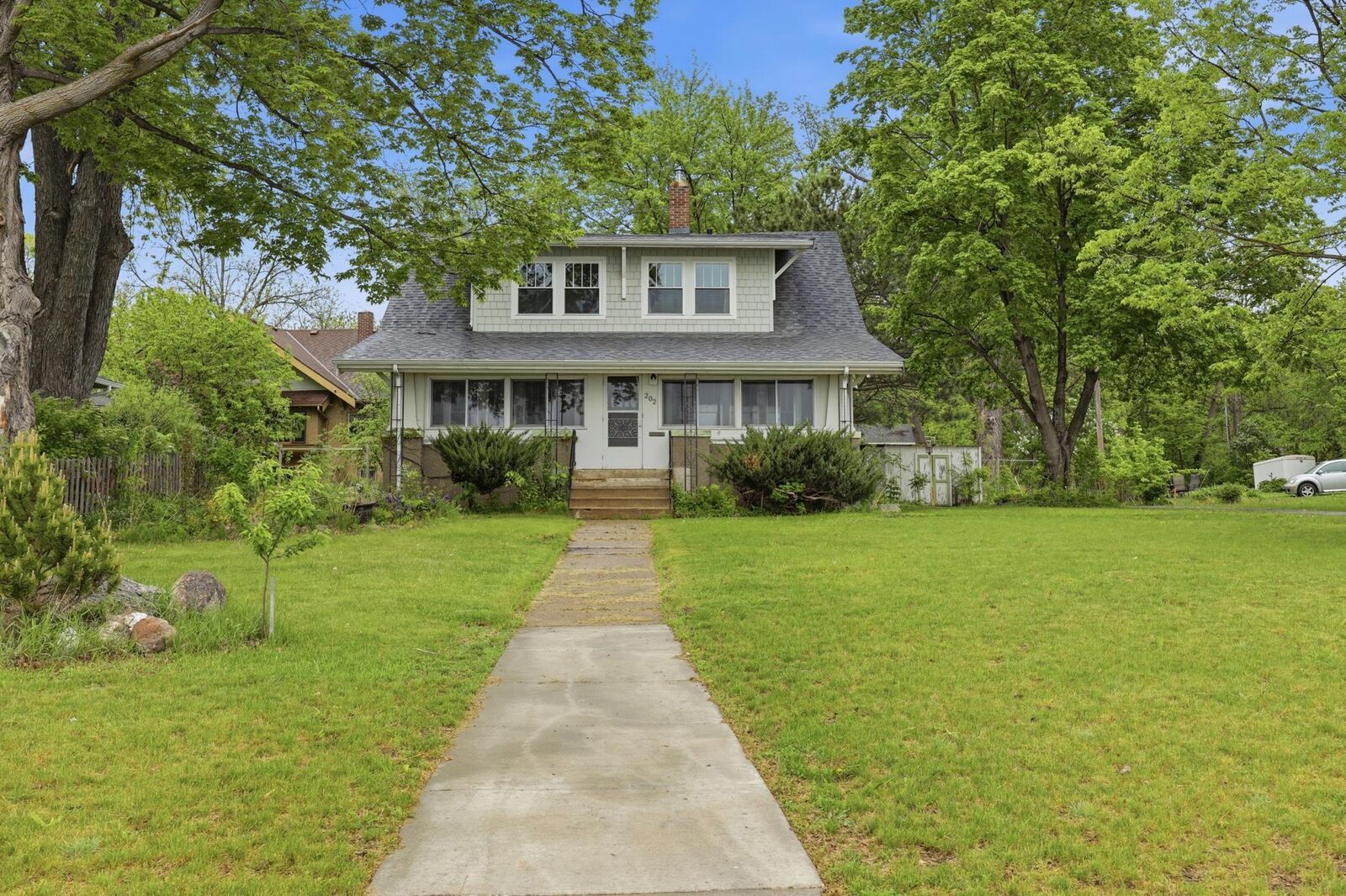 Property Photo:  202 Lake Boulevard S  MN 55313 