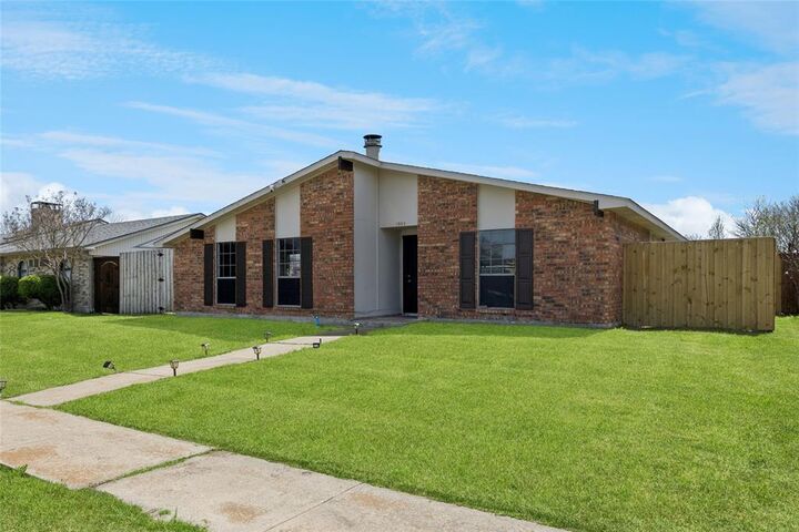 Property Photo:  1905 Montana Trail  TX 75052 