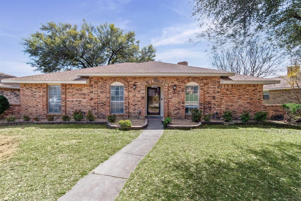 Property Photo: 5222 Collingwood Drive TX 75043