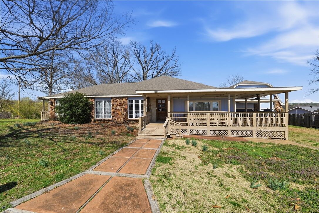 Property Photo:  16602 N Willow Drive  AR 72756 