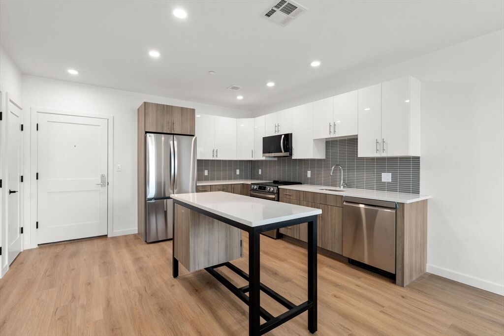 Property Photo:  40 Centre St J506  MA 02446 